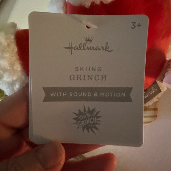 NWT Grinch Hallmark Christmas Plush Motion & Sound - Picture 7 of 13